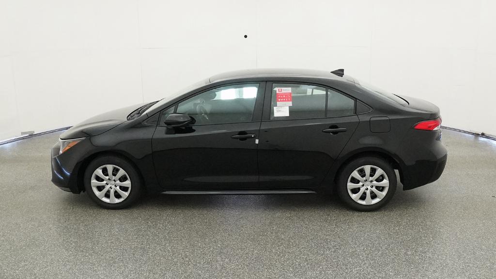 2025 Toyota Corolla LE photo 9