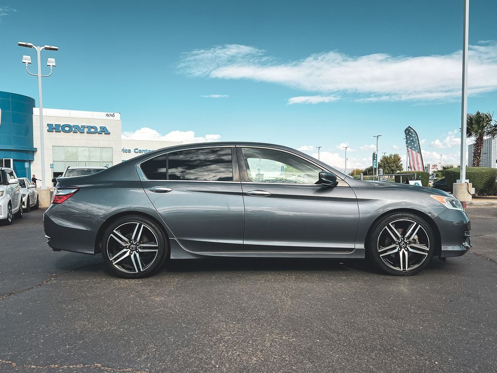 2017 Honda Accord Sport photo 3