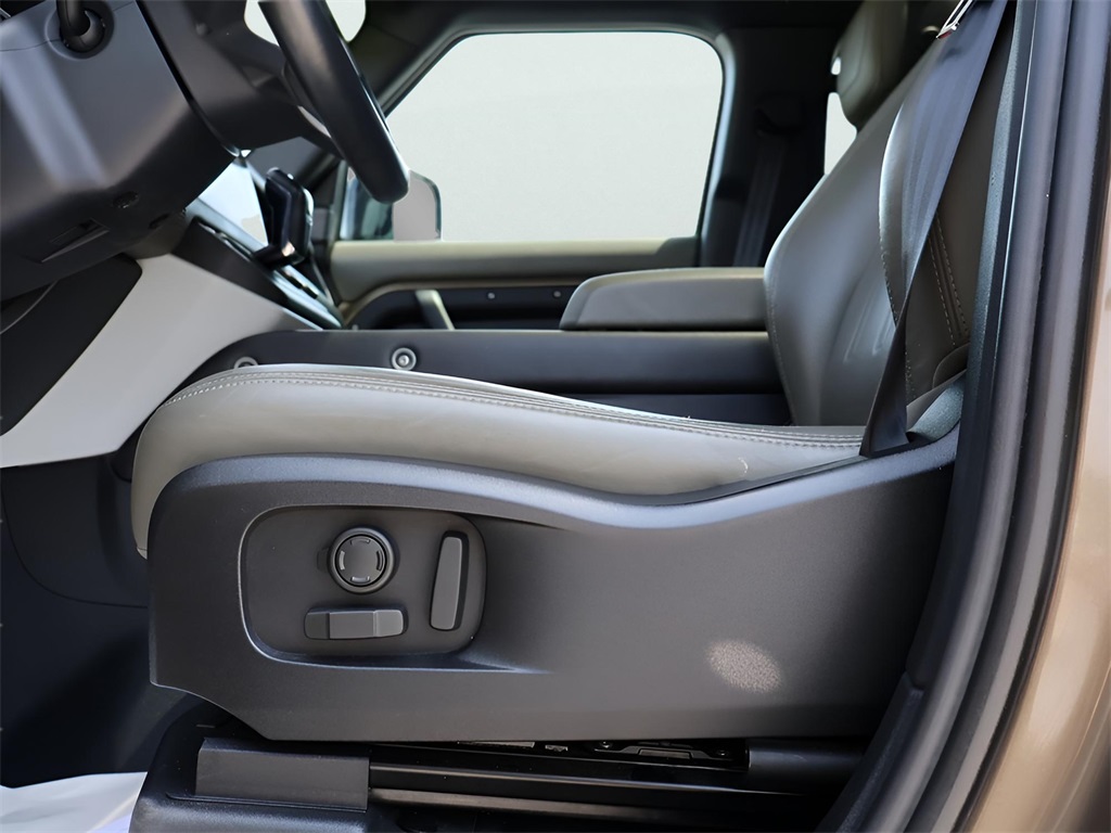 2022 Land Rover Defender 110 XS Edition photo 27