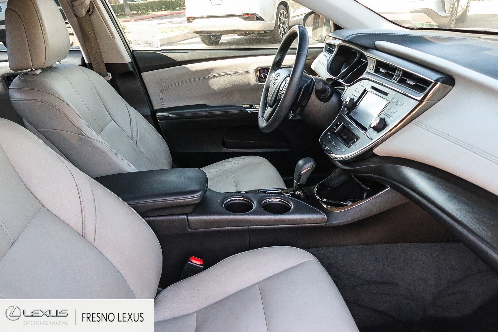 2017 Toyota Avalon XLE Plus photo 11