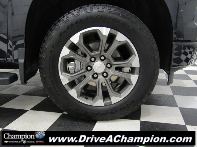 2023 Chevrolet Silverado High Country photo 3