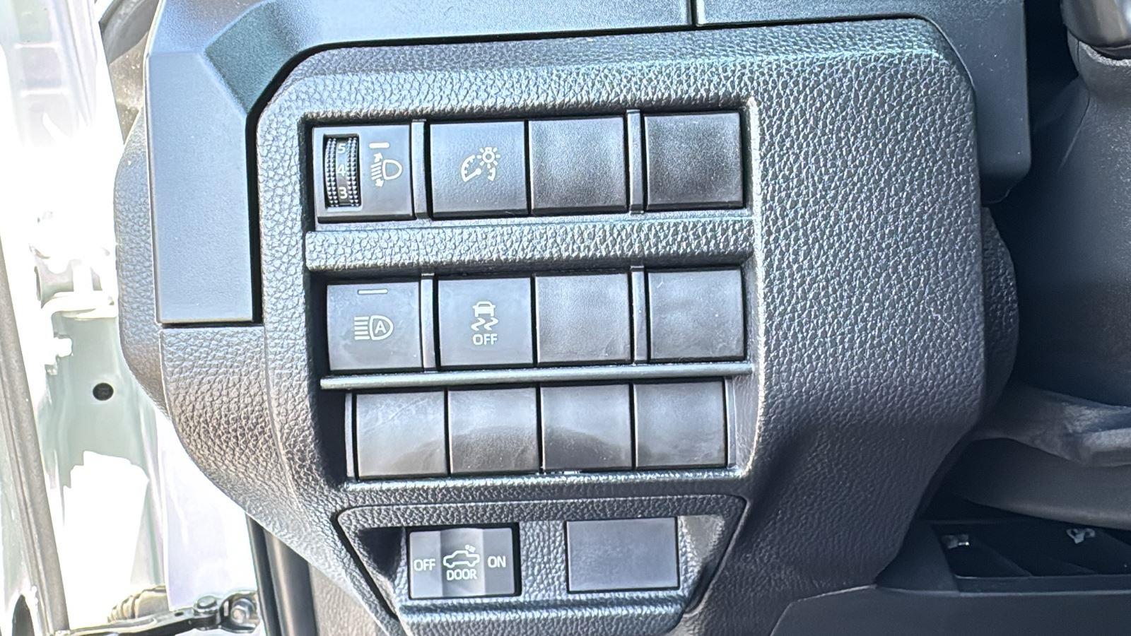 2025 Toyota Tacoma SR photo 12
