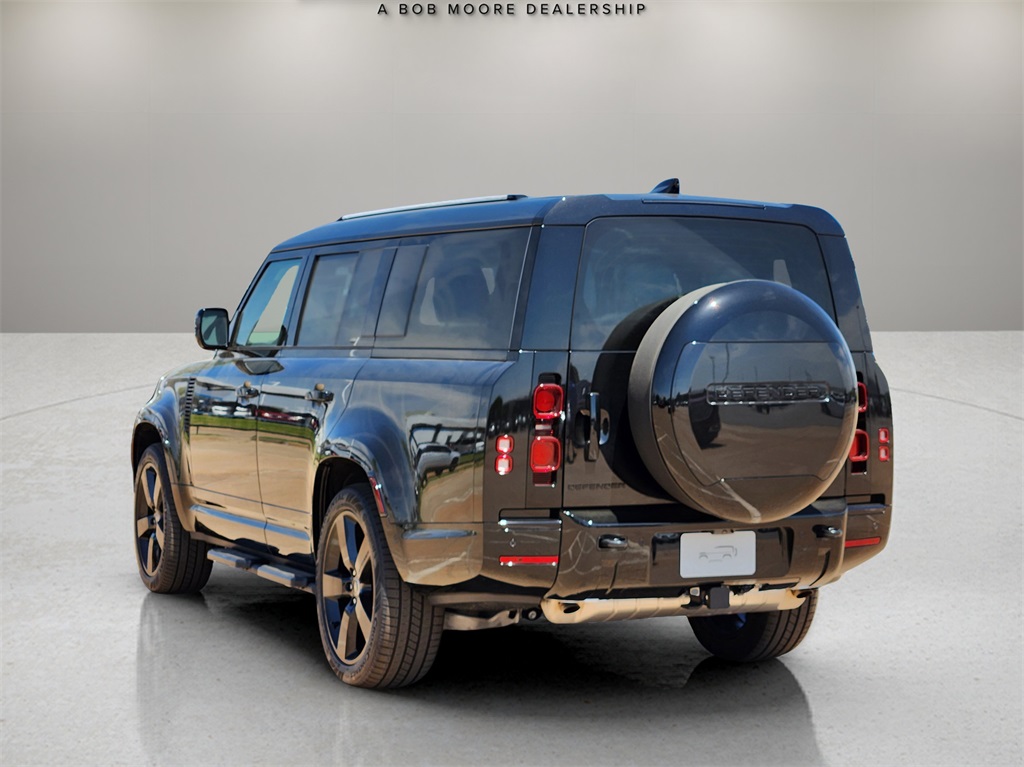 2025 Land Rover Defender 130 X-Dynamic SE photo 4