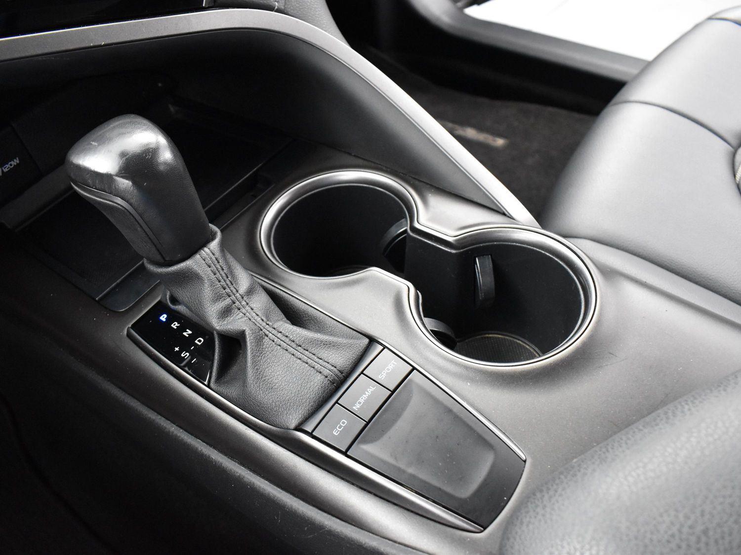 2022 Toyota Camry SE photo 24
