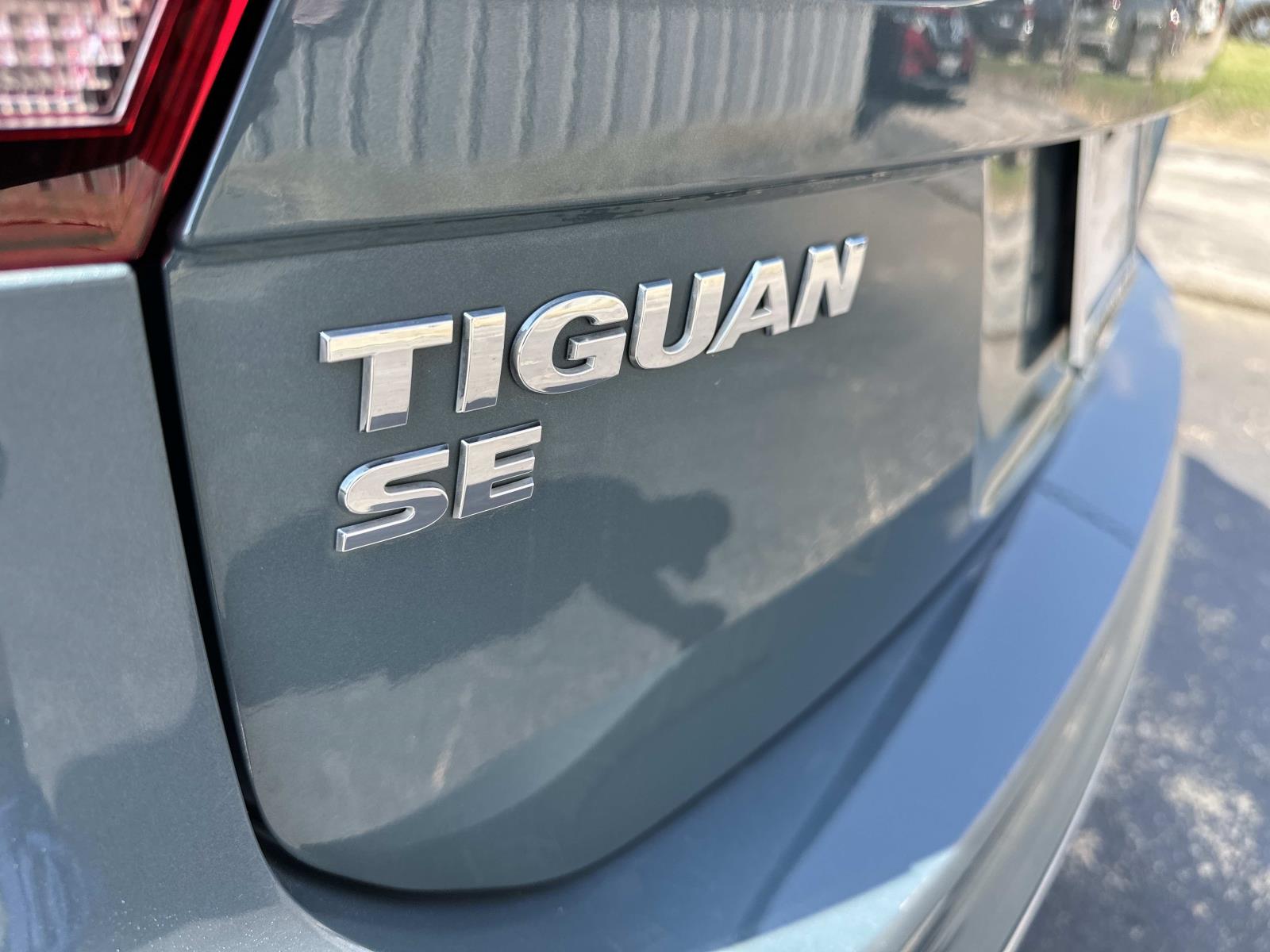 2020 Volkswagen Tiguan SE photo 6