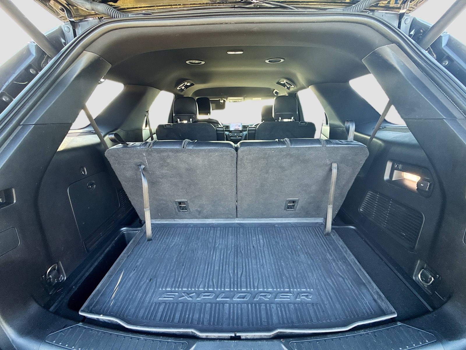 2020 Ford Explorer XLT photo 26