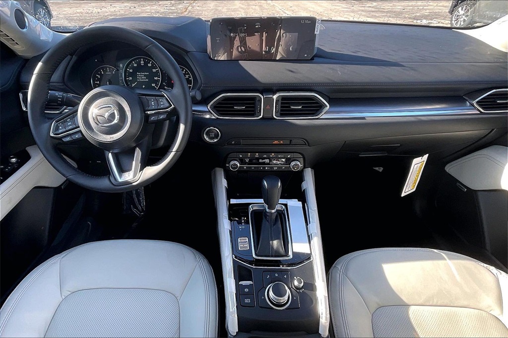 2025 MAZDA CX-5 - Image 4