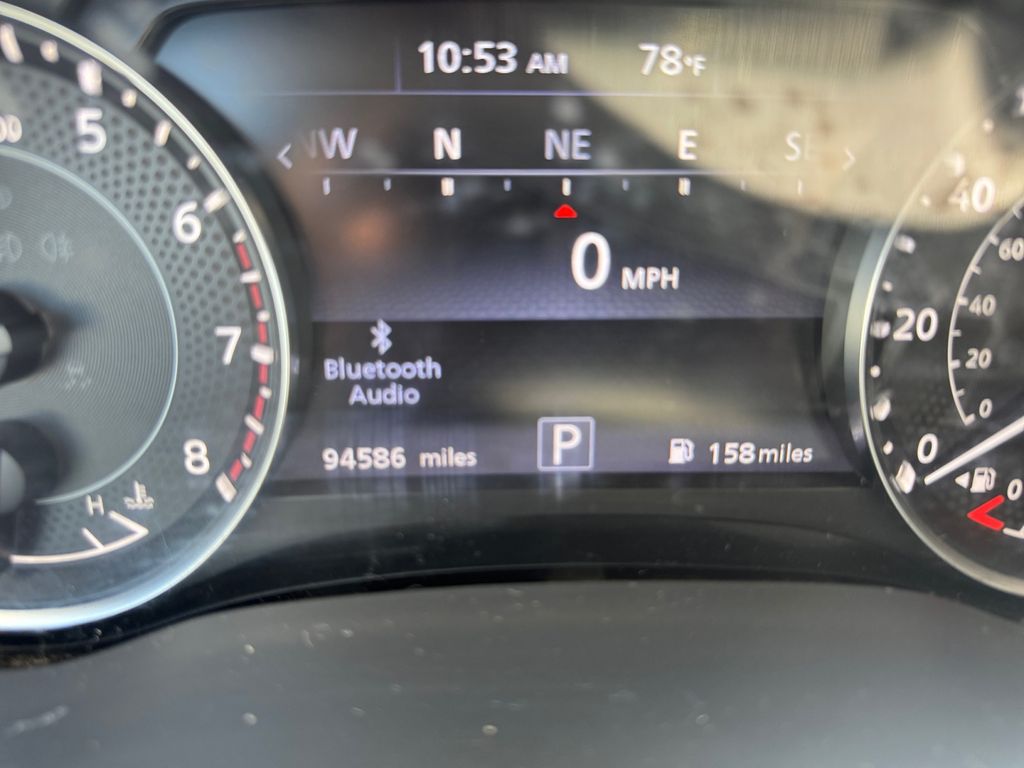 2021 Nissan Armada SV photo 10