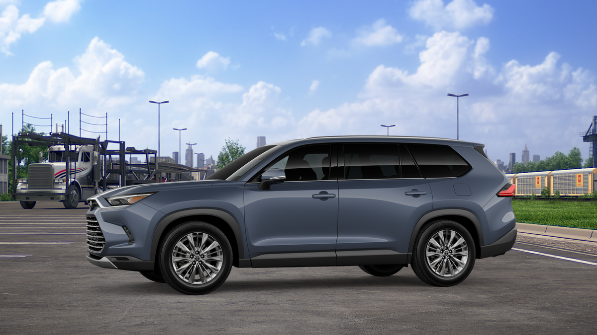 2026 Toyota Grand Highlander Platinum AWD photo 3