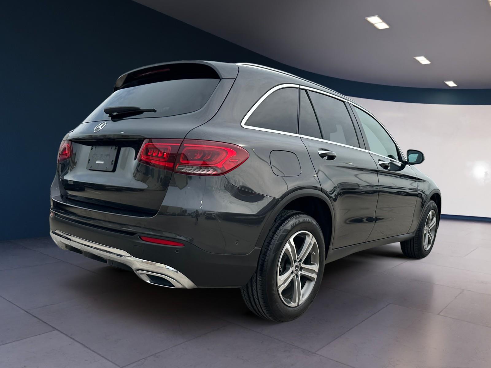 2022 Mercedes Benz GLC 300 photo 5