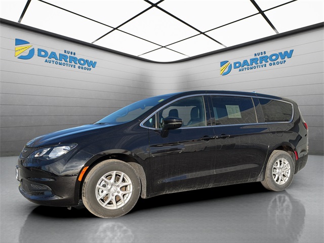 2025 Chrysler Voyager LX's photo