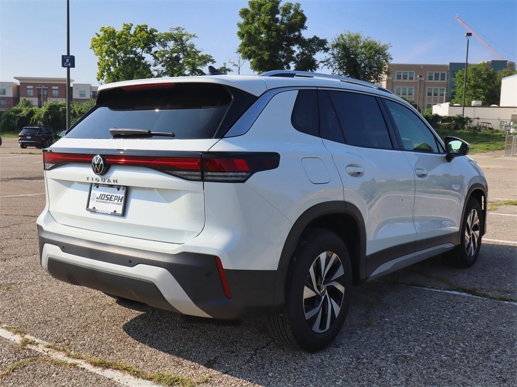 2025 Volkswagen Tiguan S photo 3