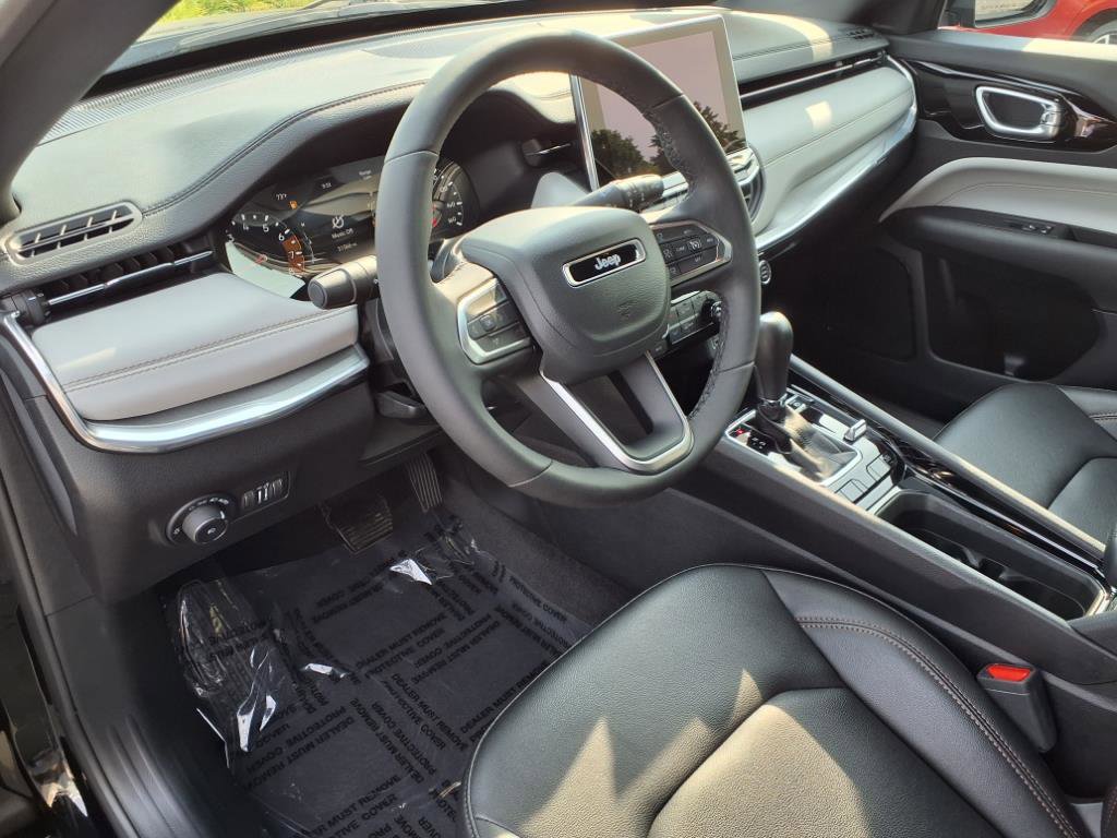 2024 Jeep Compass Limited photo 16