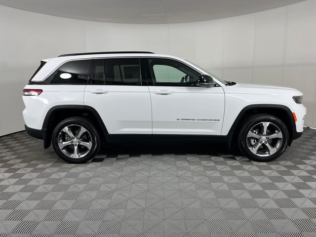 2025 Jeep Grand Cherokee Limited photo 4