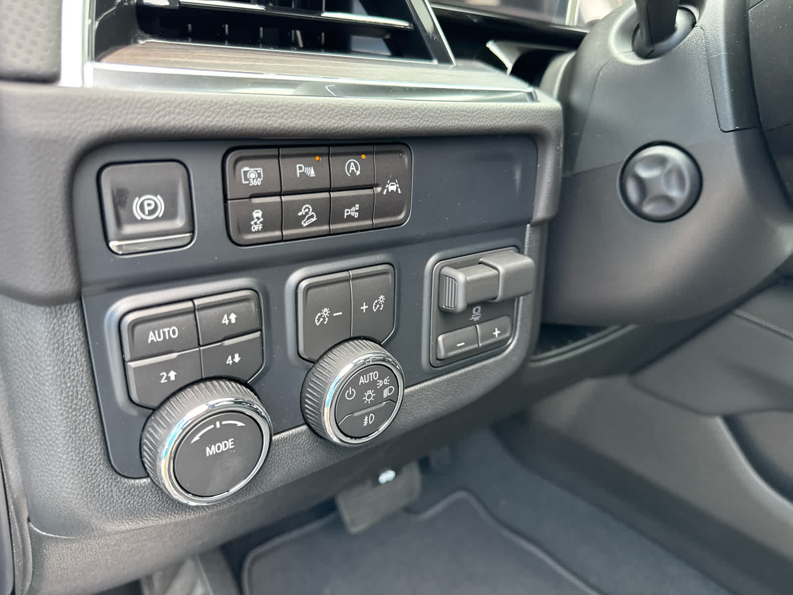 2025 Chevrolet Tahoe Premier photo 22