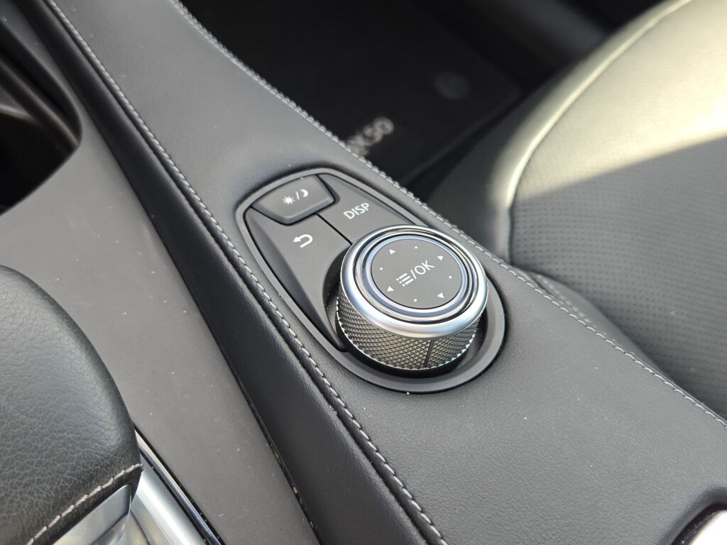 2022 Infiniti QX50 Luxe AWD photo 27