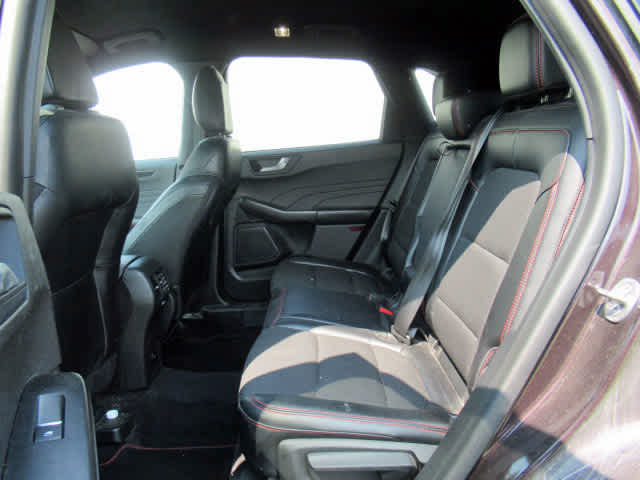 2023 Ford Escape ST-Line photo 4