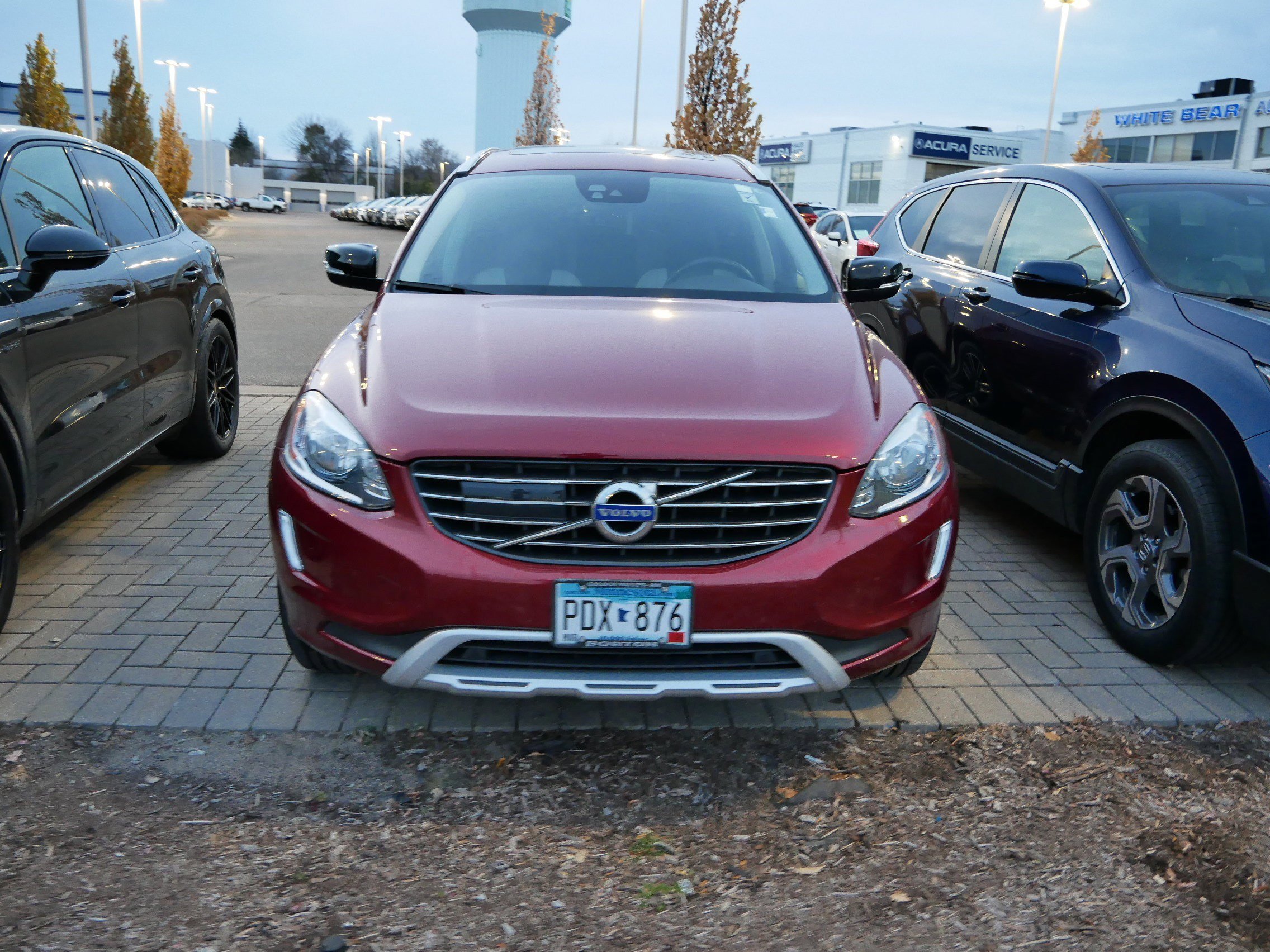 2017 Volvo XC60 Dynamic photo 2