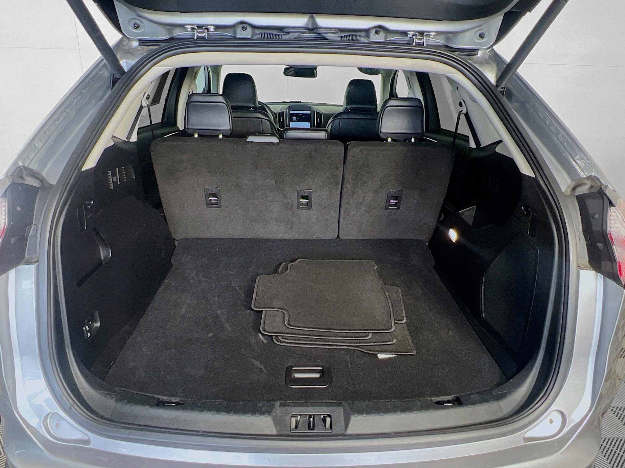 2024 Ford Edge Titanium photo 25
