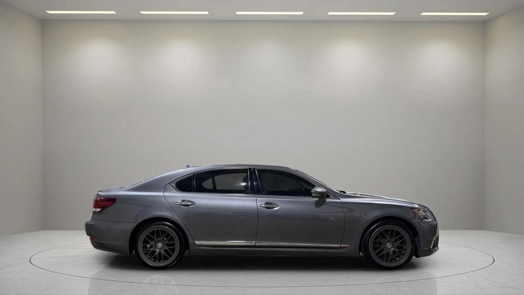 2015 Lexus LS 460 L photo 4