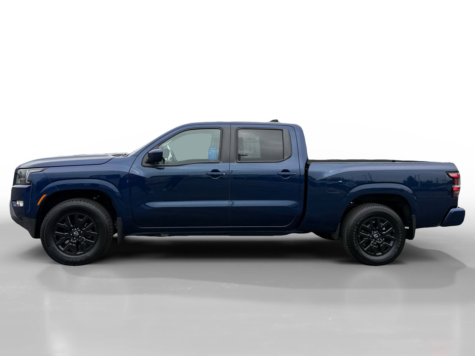 2022 Nissan Frontier SV photo 2