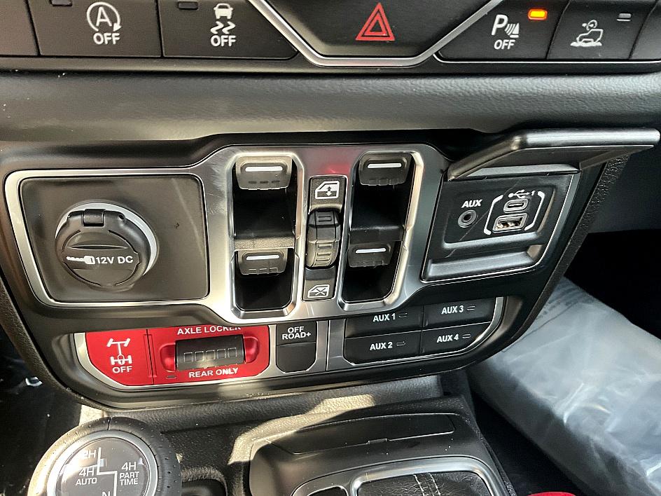 2025 Jeep Gladiator Mojave photo 20