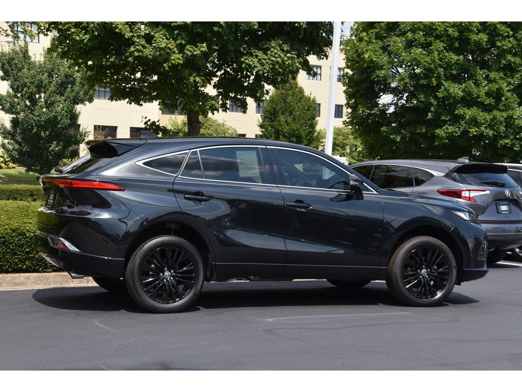 2024 Toyota Venza Base photo 3