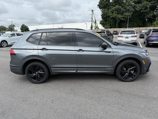 2023 Volkswagen Tiguan SE R-Line Black photo 10