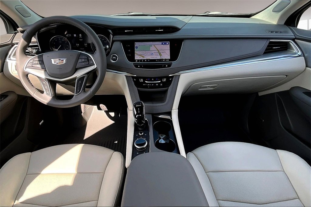 2025 Cadillac XT5 Premium Luxury photo 3