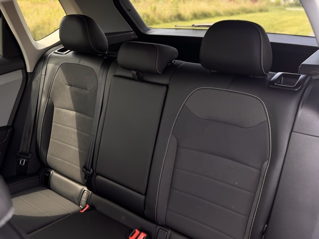 2022 Volkswagen Taos SE photo 4