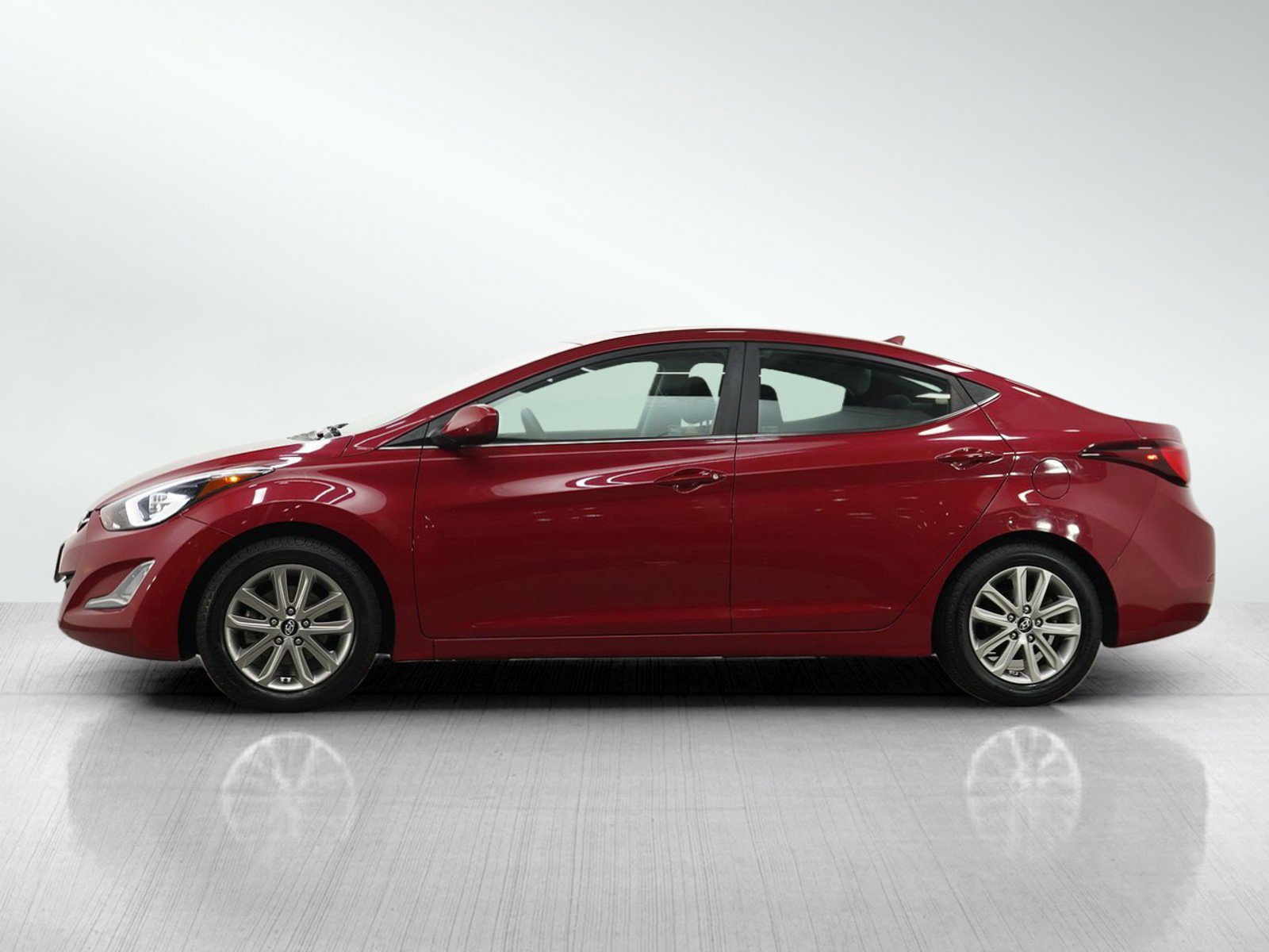 Used 2015 Hyundai Elantra SE with VIN KMHDH4AE8FU322085 for sale in Burnsville, Minnesota