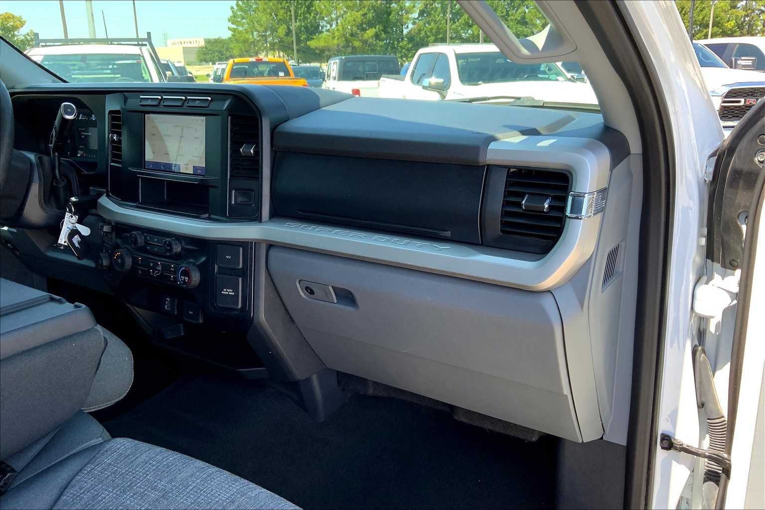 2024 Ford F-250 XLT photo 16