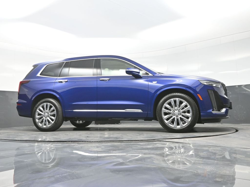 2025 Cadillac XT6 Premium Luxury photo 13
