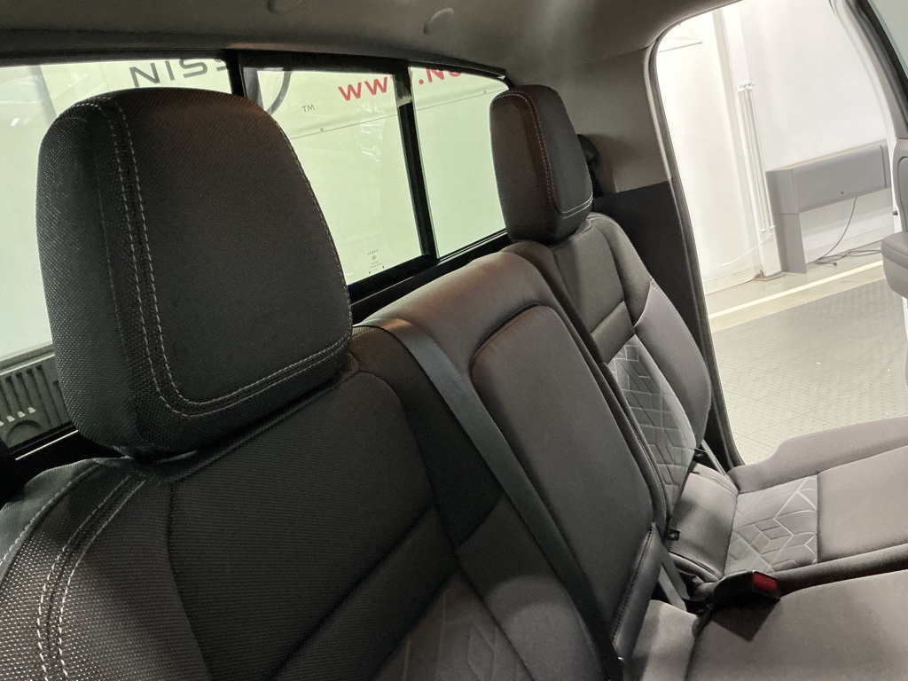 2025 Nissan Frontier SV photo 19