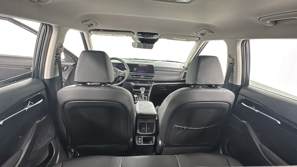 2026 Kia Seltos EX photo 16