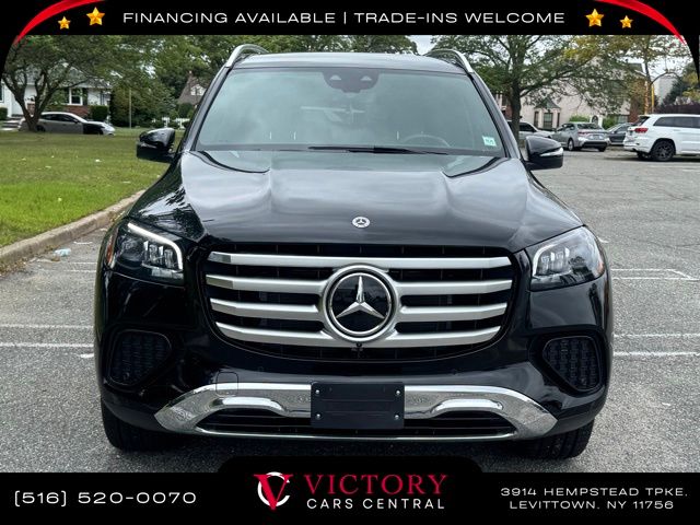 2025 Mercedes Benz GLS 450 4MATIC photo 2