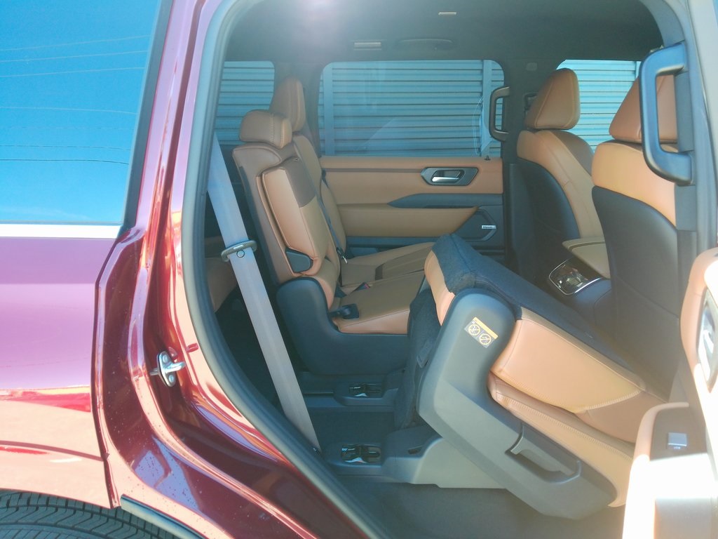 2025 Nissan Armada SL photo 17