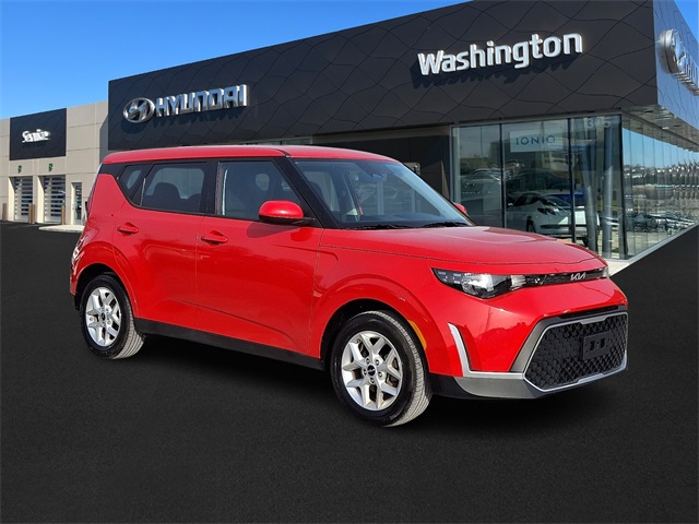 2024 Kia Soul LX's photo