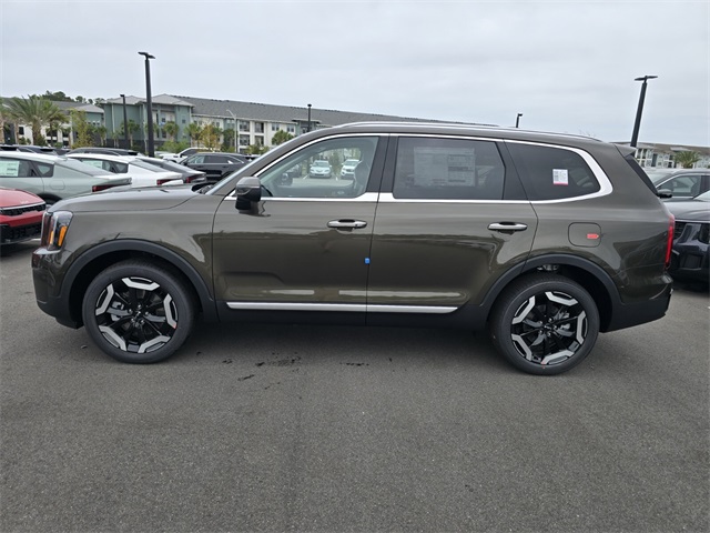 2025 Kia Telluride S photo 3