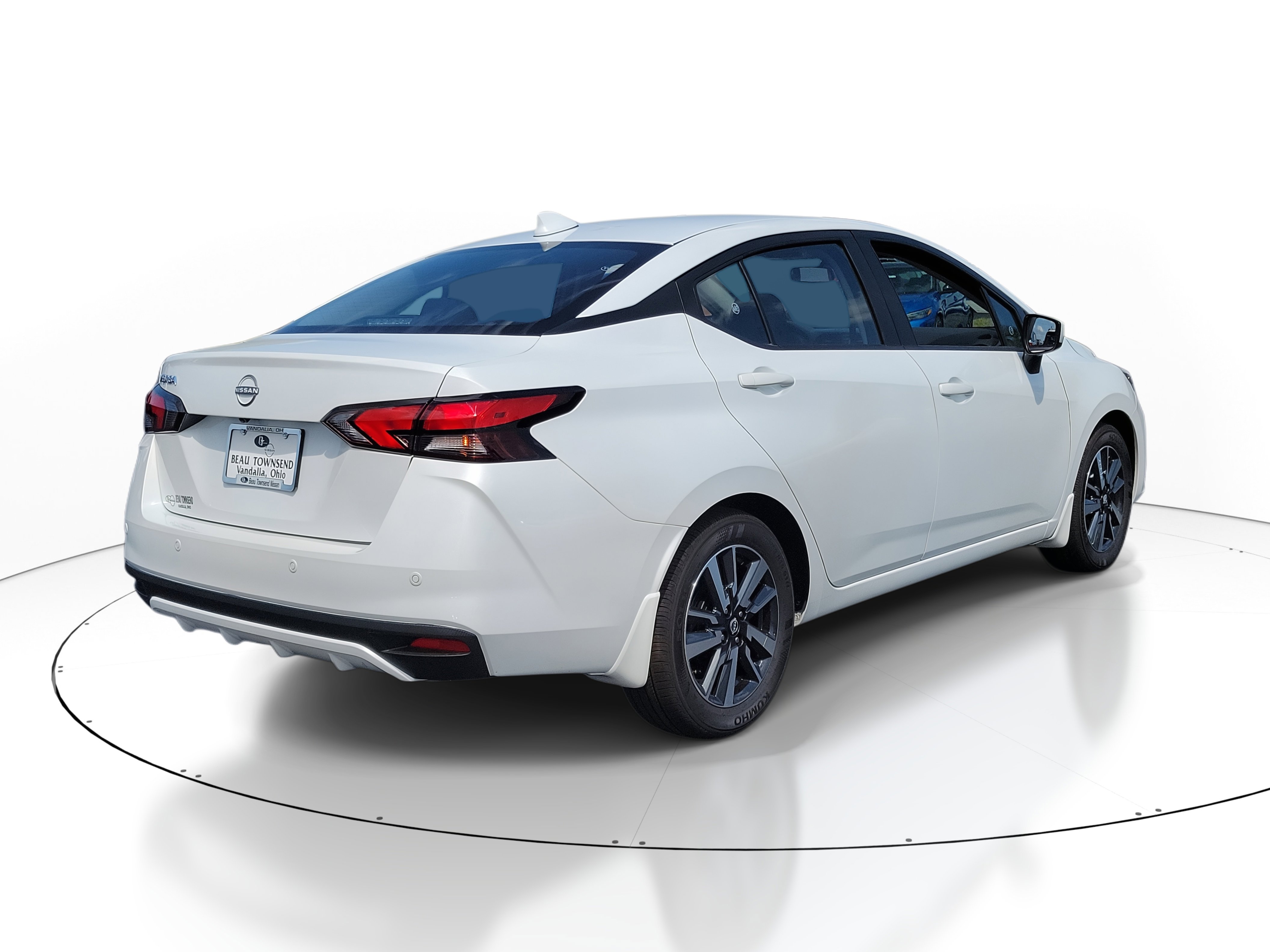 2025 Nissan Versa SV photo 4