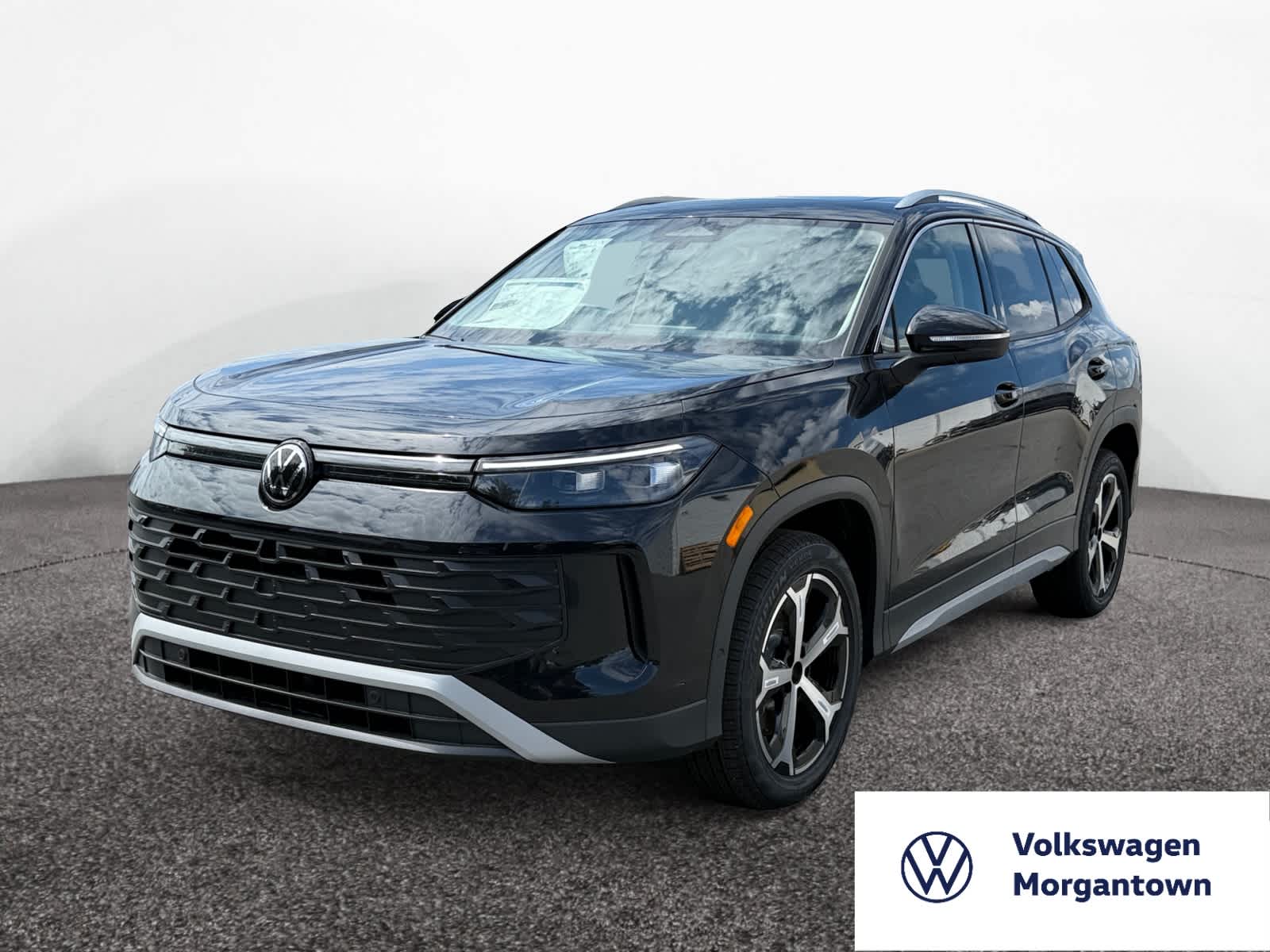 2025 Volkswagen Tiguan SE's photo