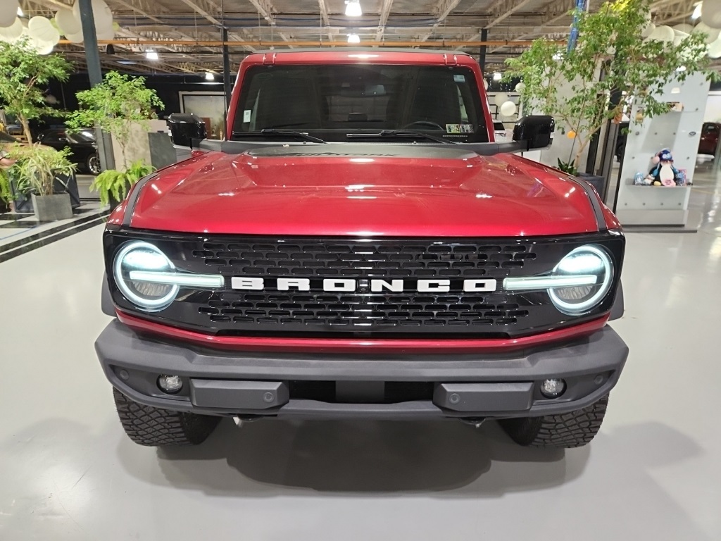 2021 Ford Bronco Wildtrak photo 2