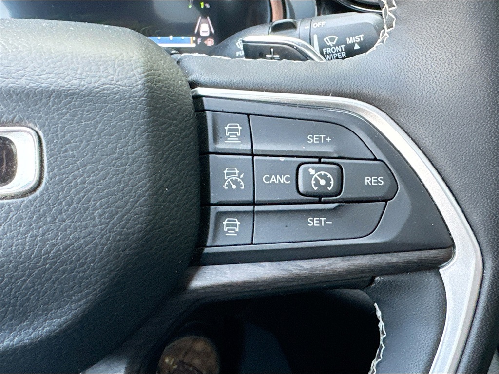 2023 Jeep Cherokee Base photo 10
