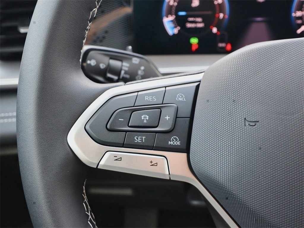 2025 Volkswagen Tiguan SE photo 22