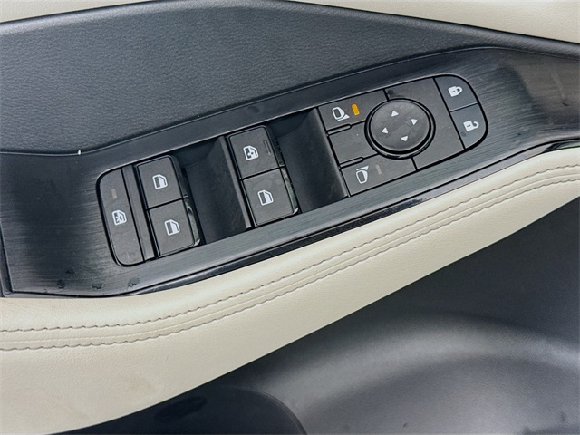 2025 Nissan Rogue SV photo 10
