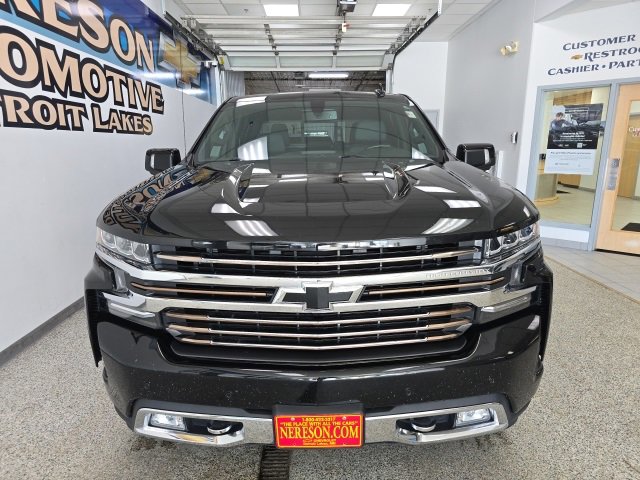 Used 2021 Chevrolet Silverado 1500 High Country with VIN 3GCUYHED9MG110955 for sale in Detroit Lakes, Minnesota