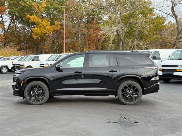 2026 Chevrolet Traverse RS photo 2