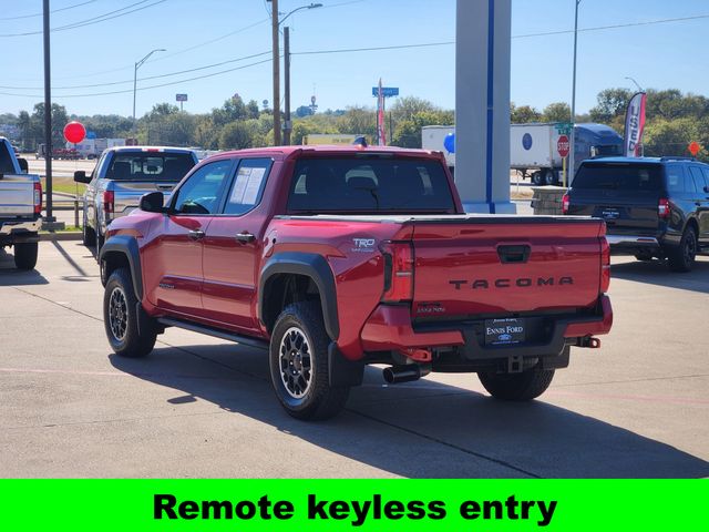 2025 Toyota Tacoma TRD Off-Road photo 4