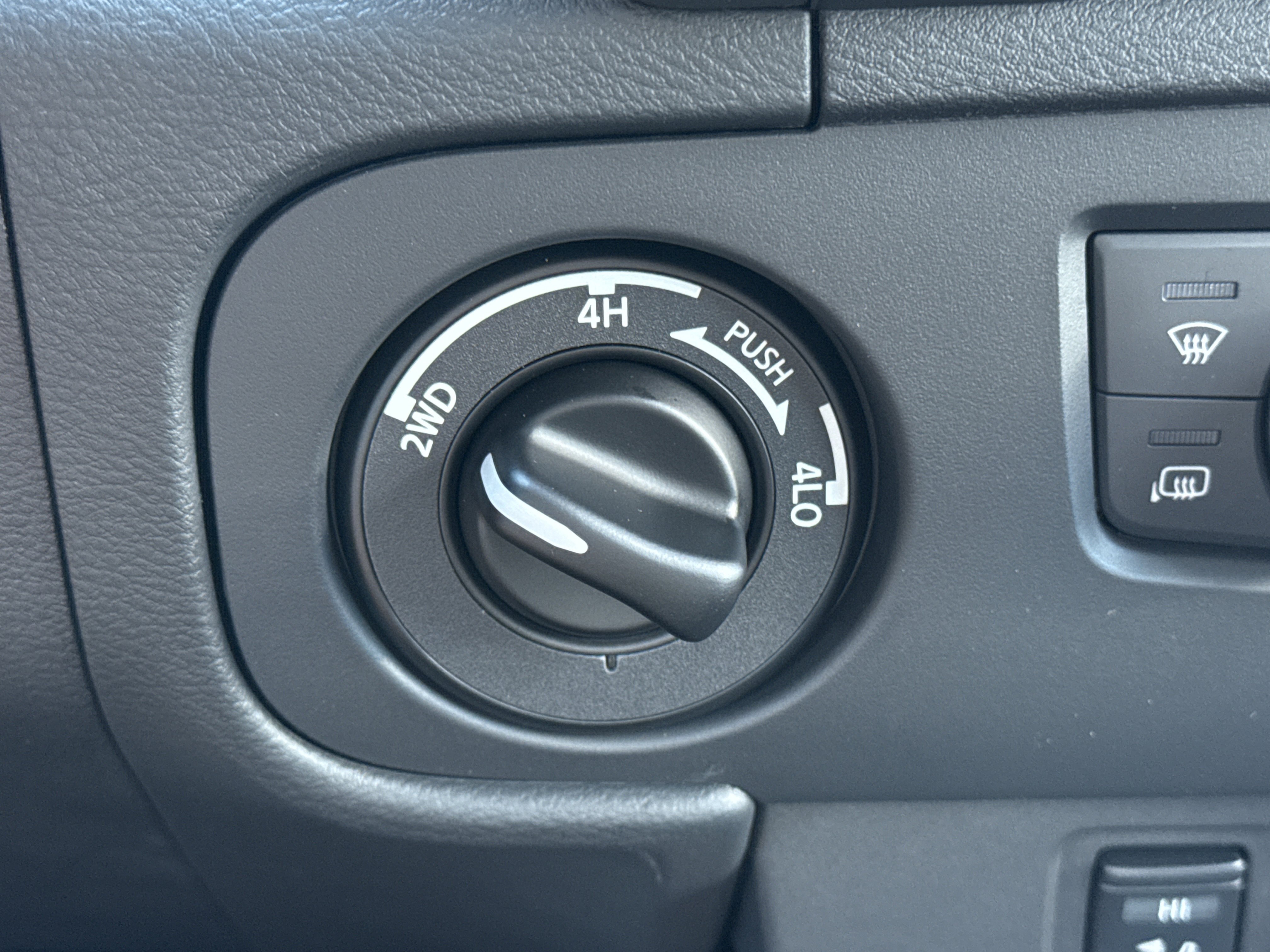 2026 Nissan Frontier Crew Cab PRO-4X photo 7