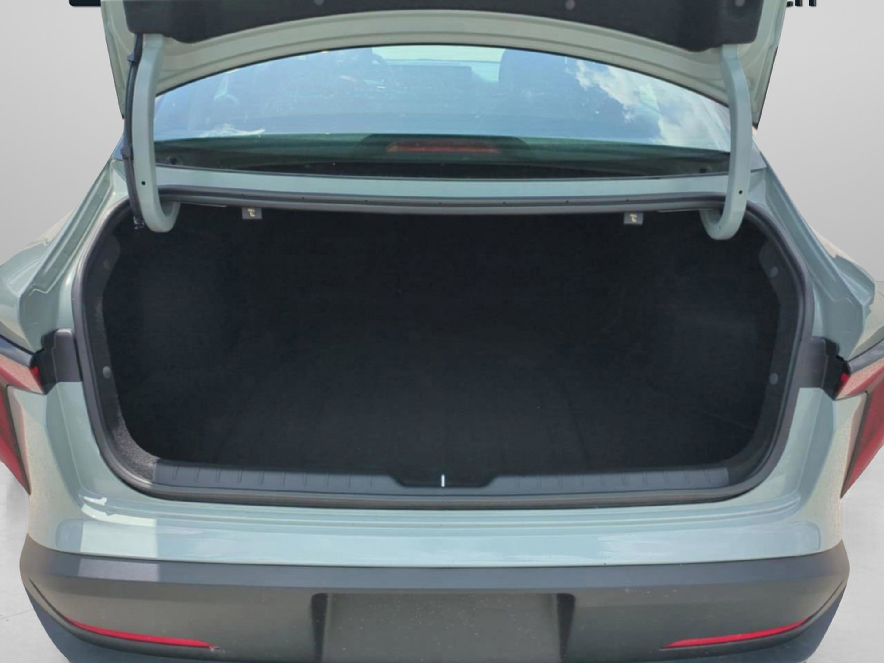2025 Kia K4 LXS photo 13